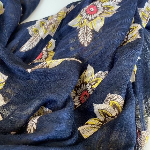 Loft navy blue scarf with floral pattern - Picture 3 of 6